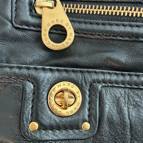 Marc by Marc Jacobs Black Leather Hobo Bag with Gold Hardware - Excellent - Picture 2 of 7